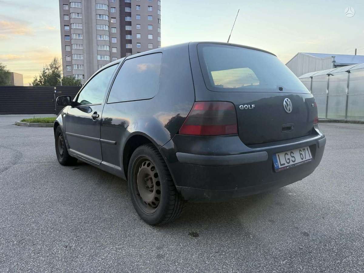 Volkswagen Golf - 4