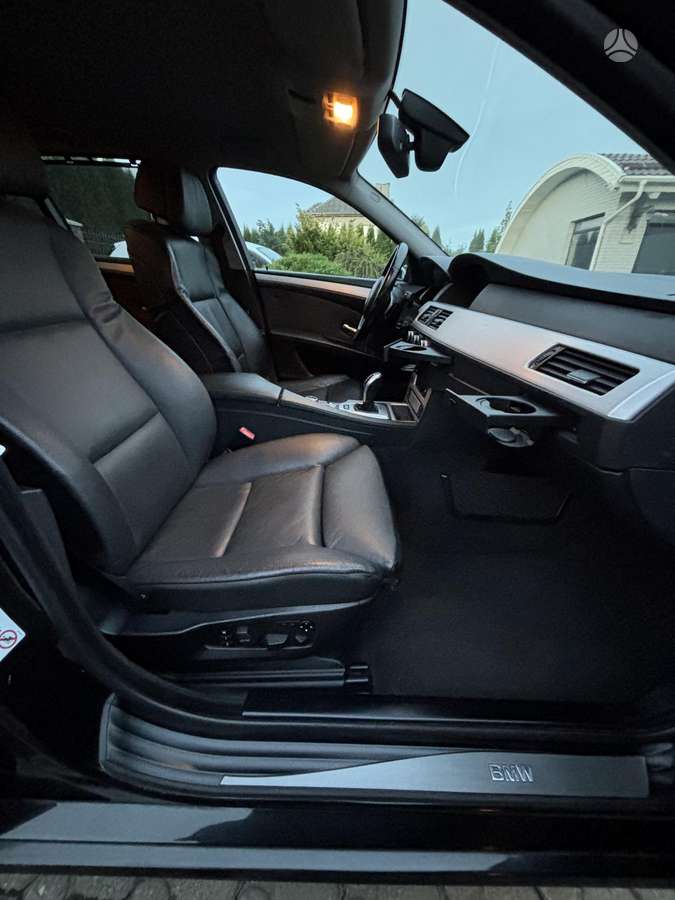 BMW 535, universalas