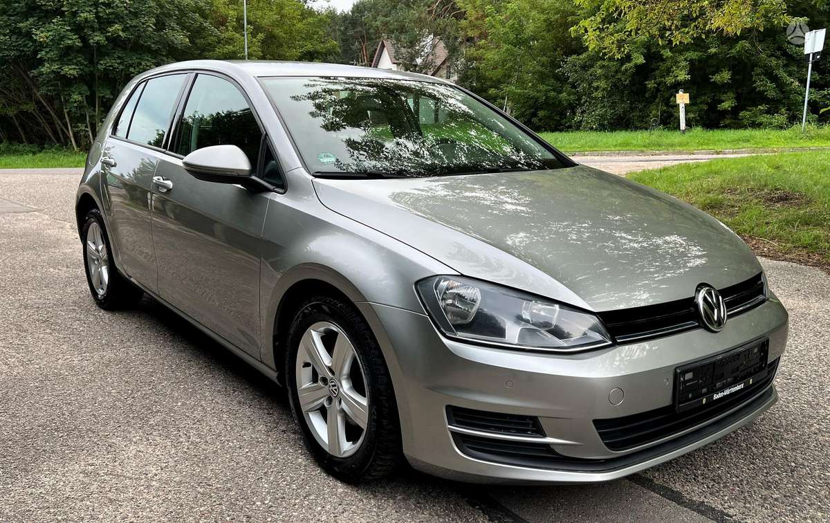 Volkswagen Golf - 2