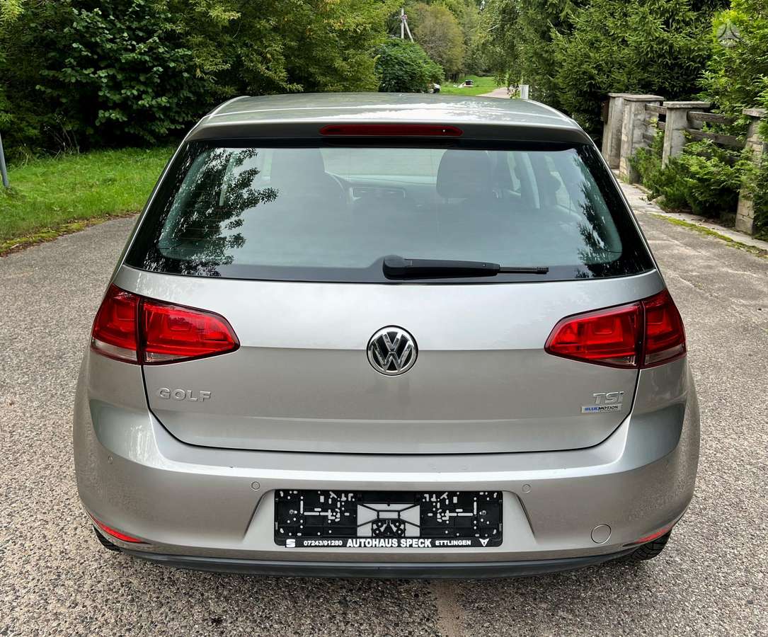 Volkswagen Golf - 6