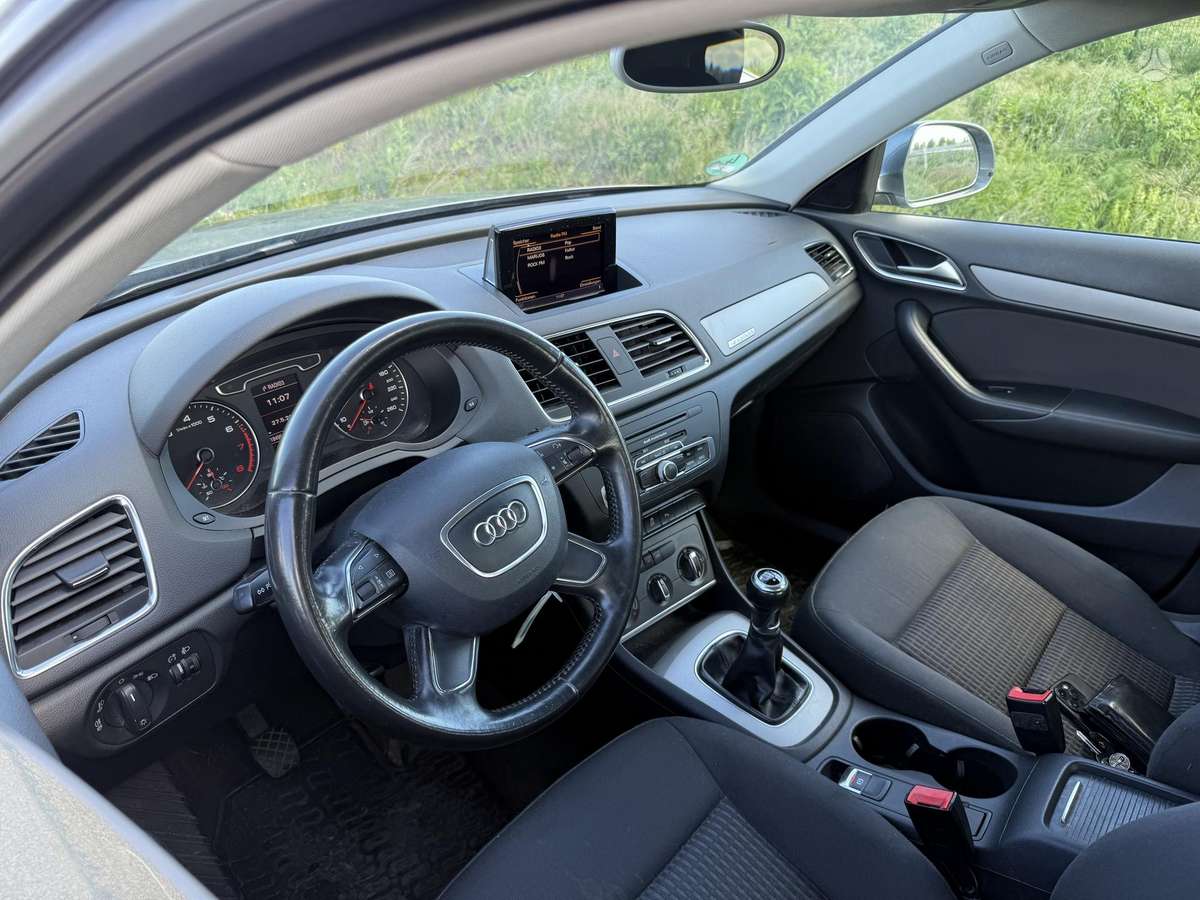 Audi Q3, 2.0 l., Внедорожник / Кроссовер