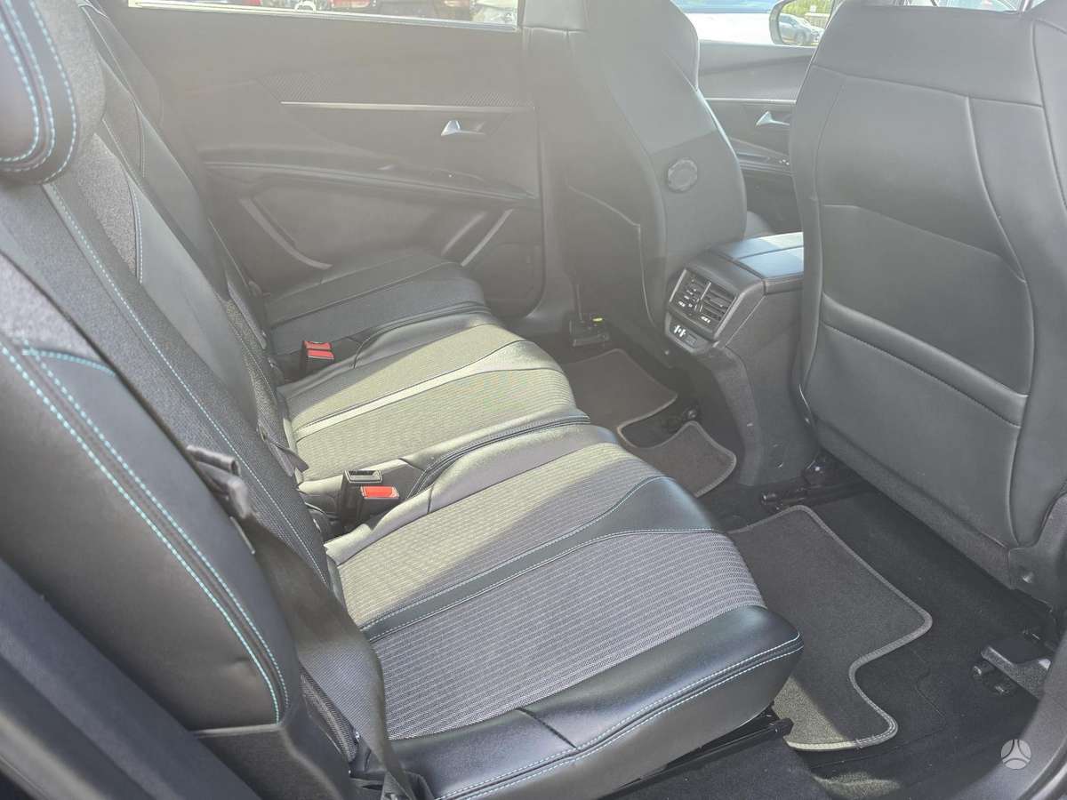 Peugeot 5008 - 8