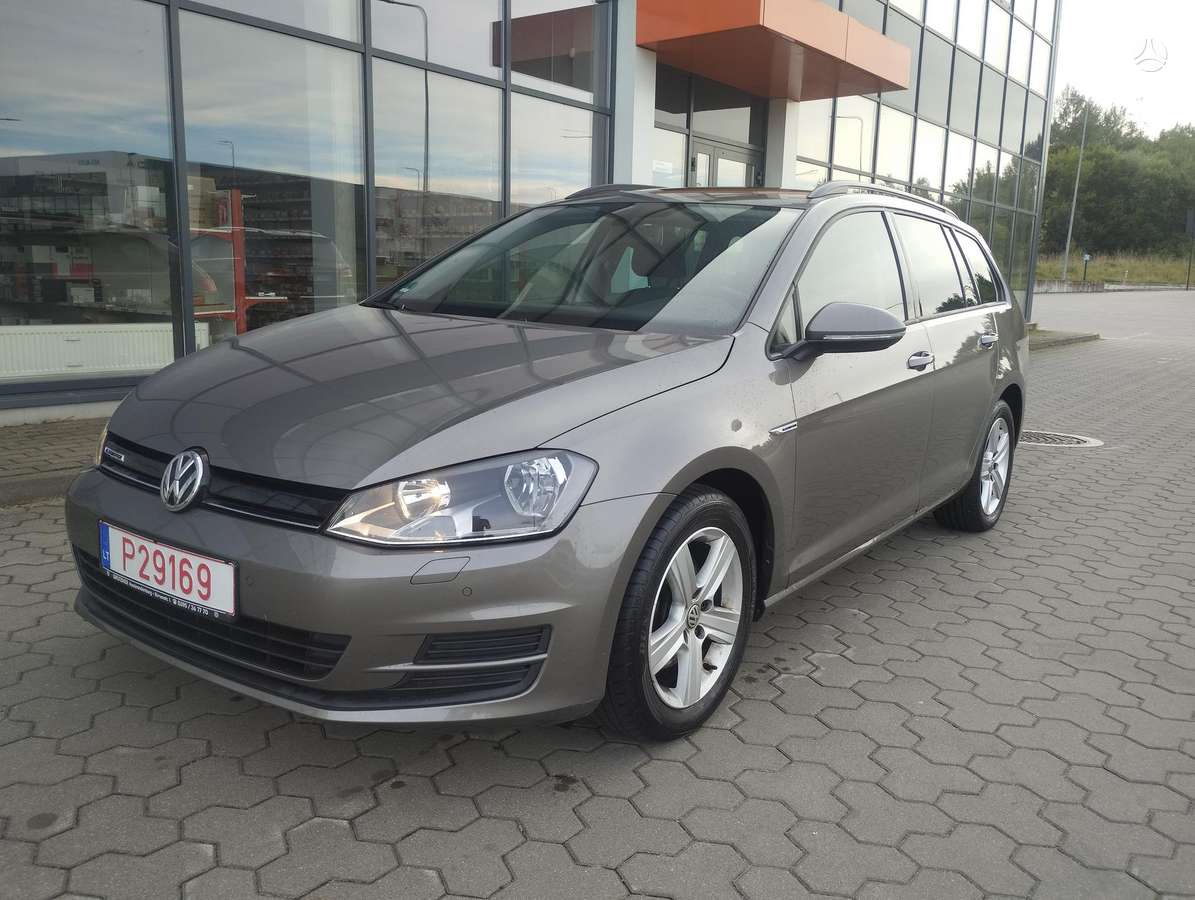 Volkswagen Golf - 1
