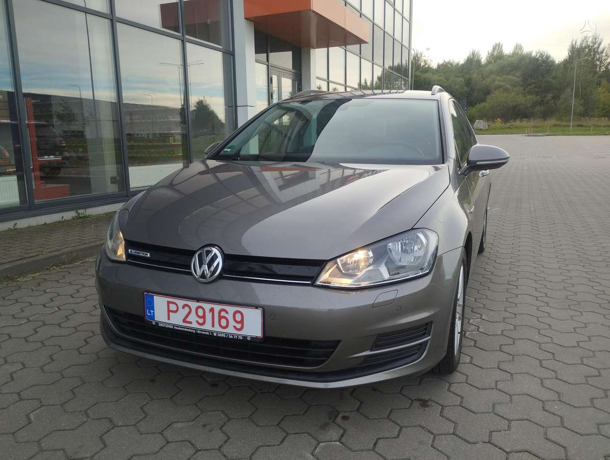 Volkswagen Golf - 2