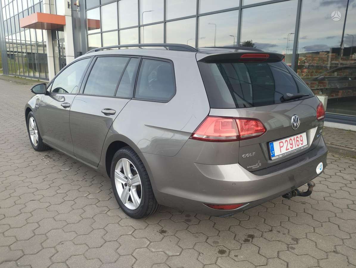 Volkswagen Golf - 4