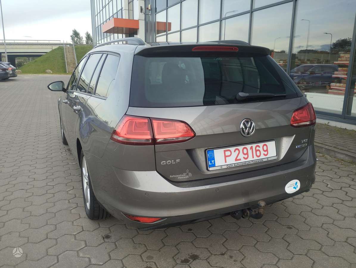 Volkswagen Golf - 5