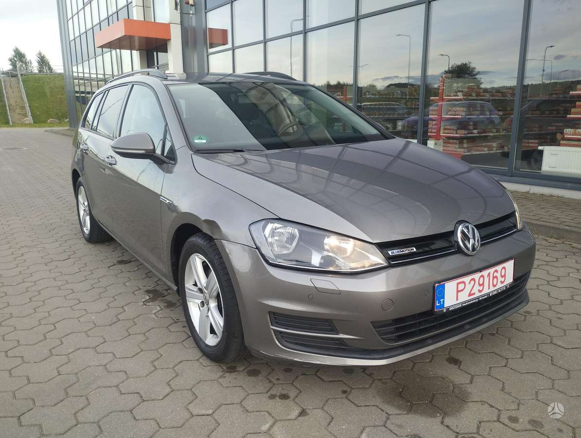 Volkswagen Golf - 10