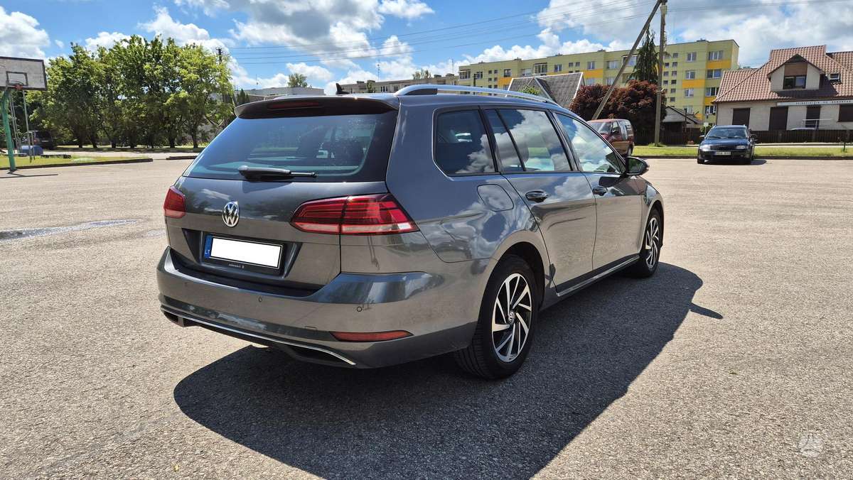 Volkswagen Golf - 5