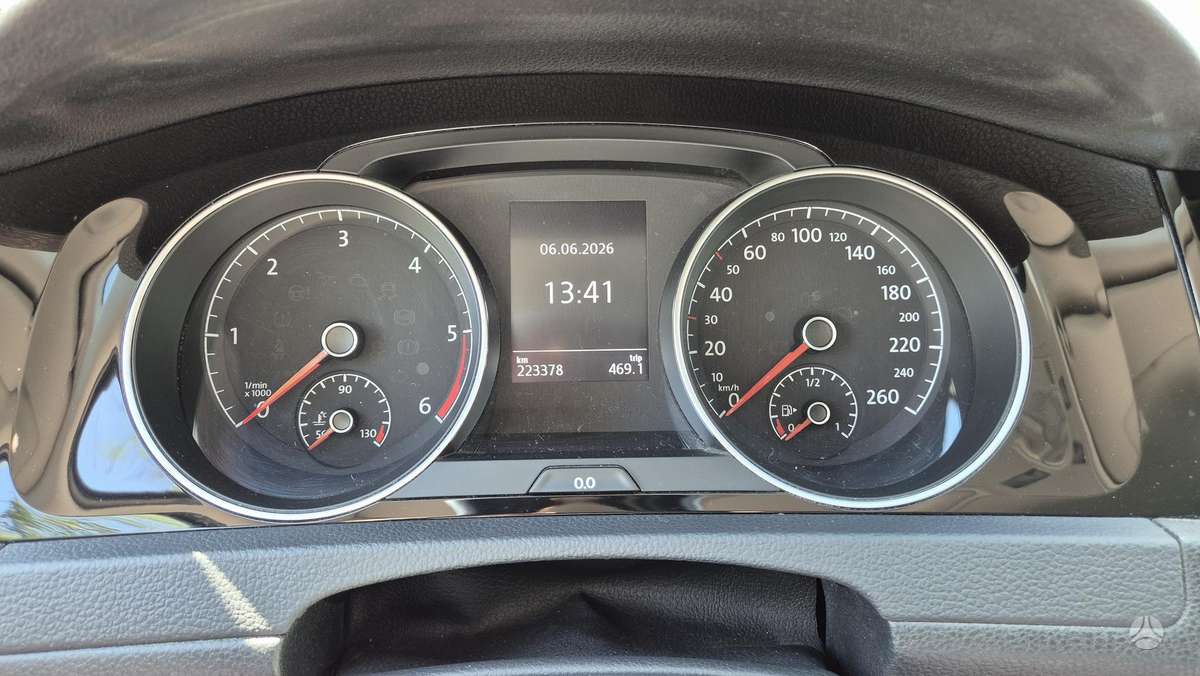Volkswagen Golf - 9