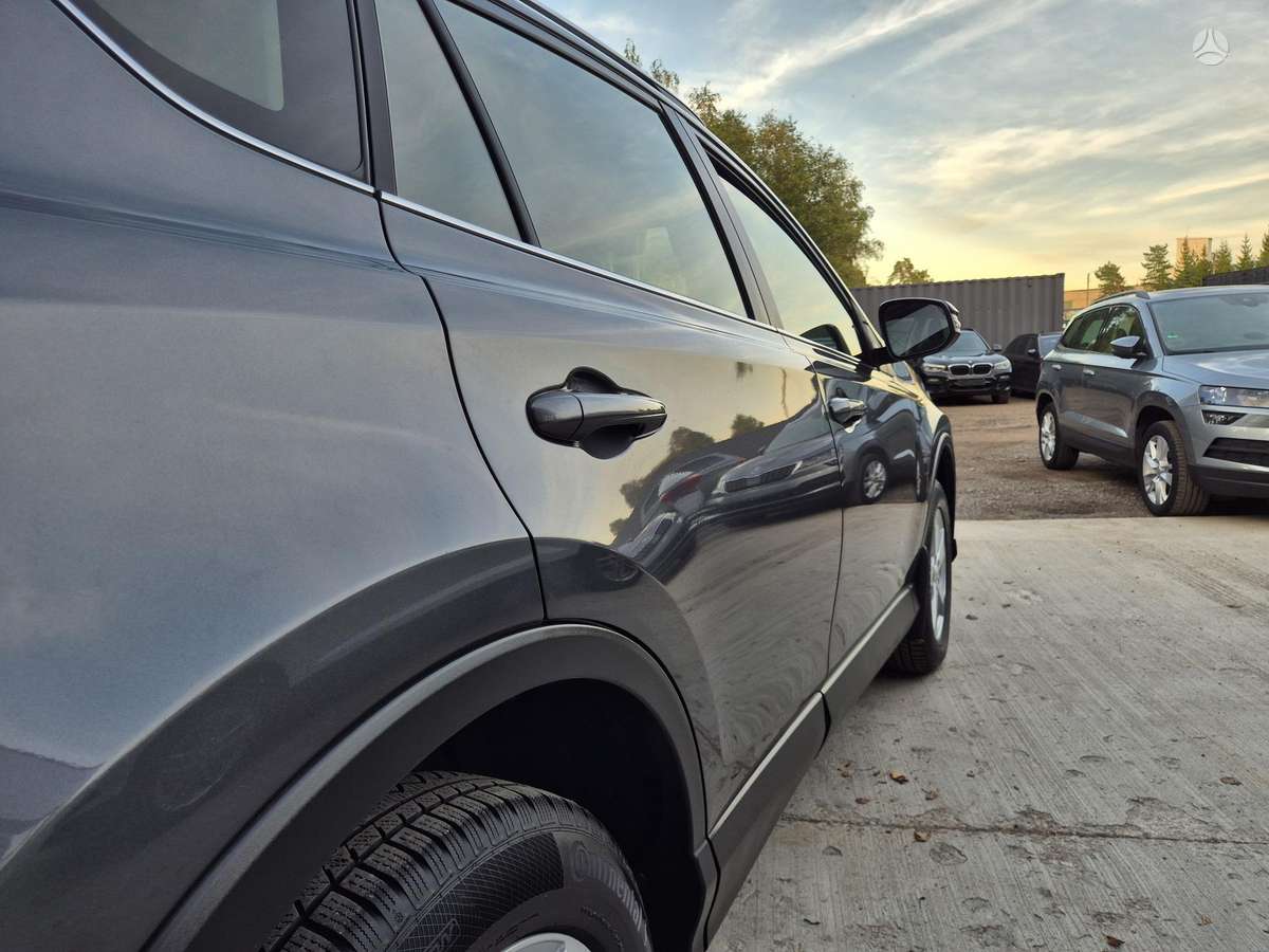 Toyota RAV4 - 7