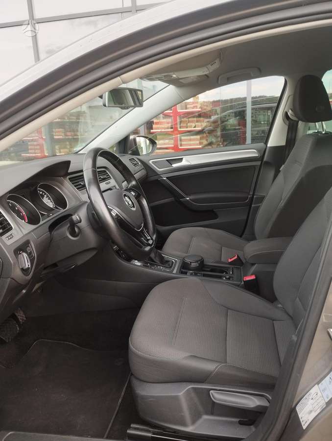 Volkswagen Golf - 12