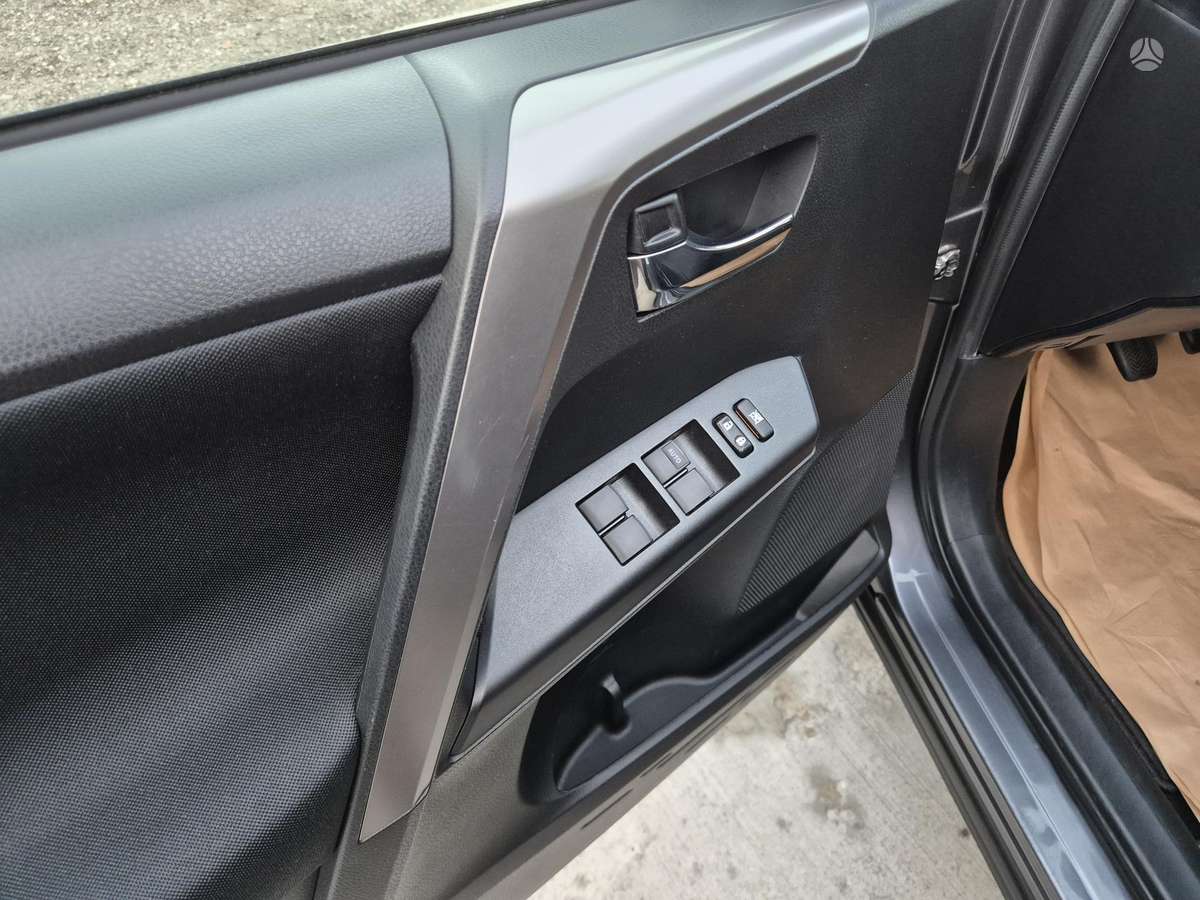 Toyota RAV4 - 12