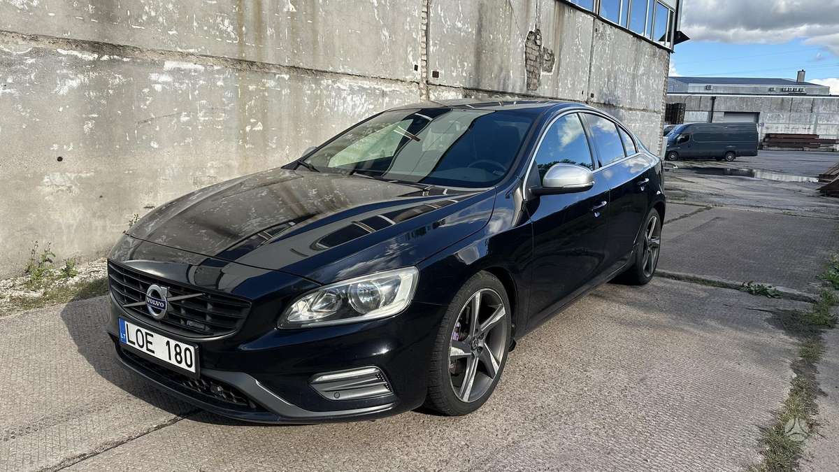 Volvo S60 - 1