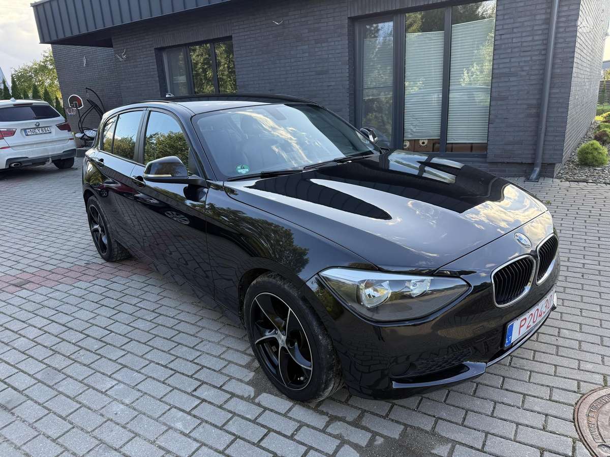 BMW 120, Хэтчбек