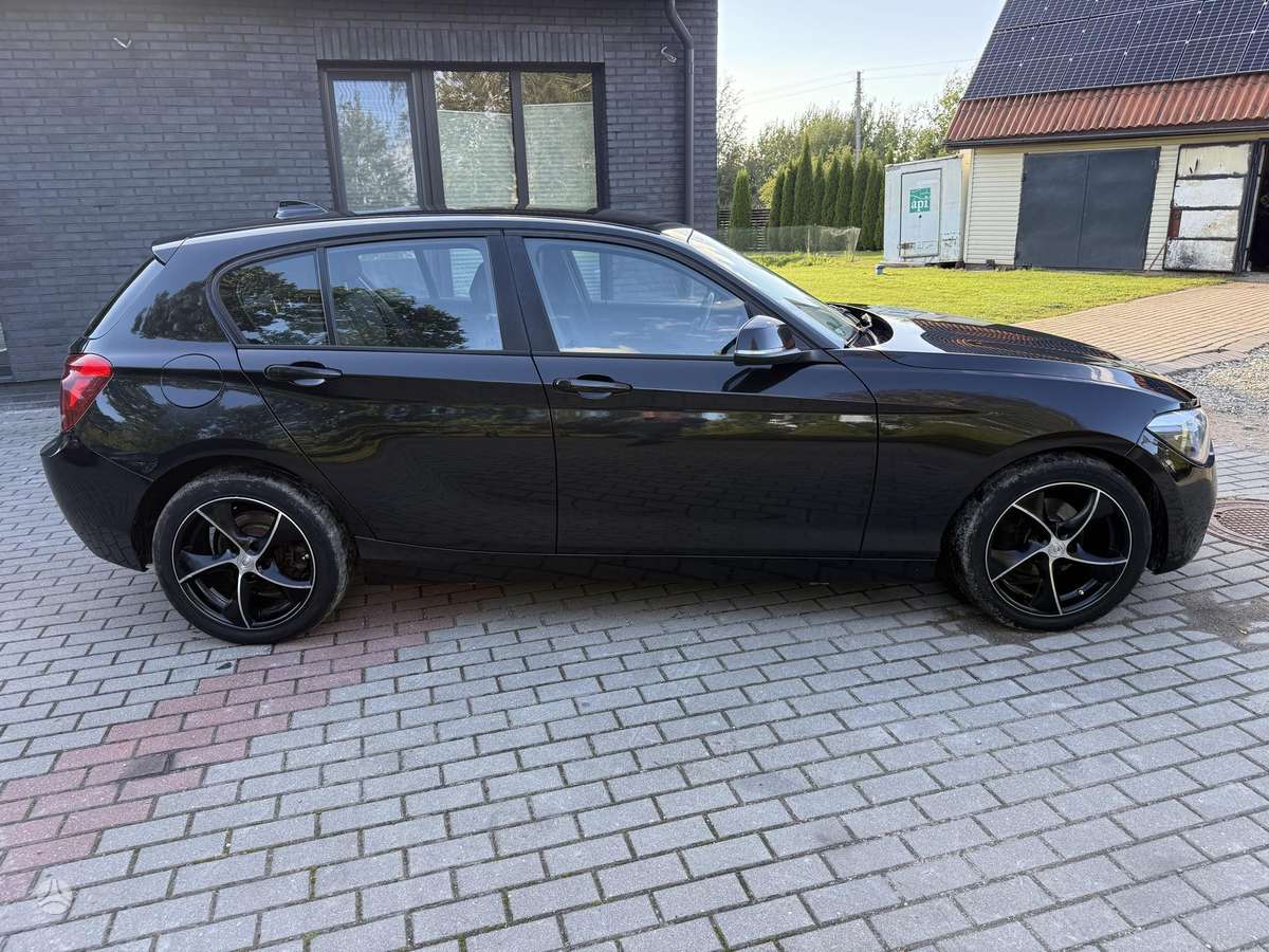BMW 120, Хэтчбек