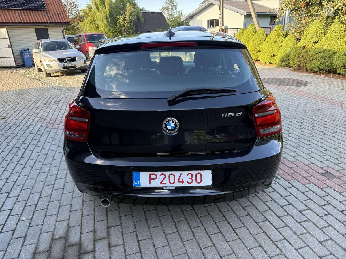 BMW 120, Хэтчбек