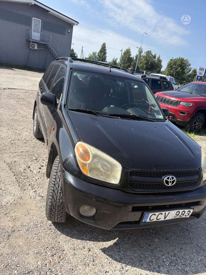Toyota RAV4 - 1