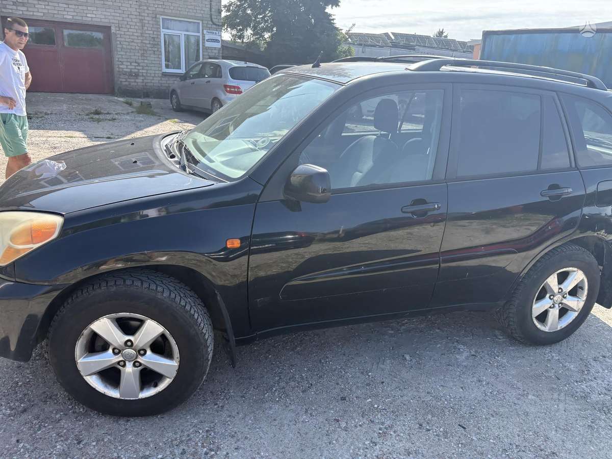 Toyota RAV4 - 3
