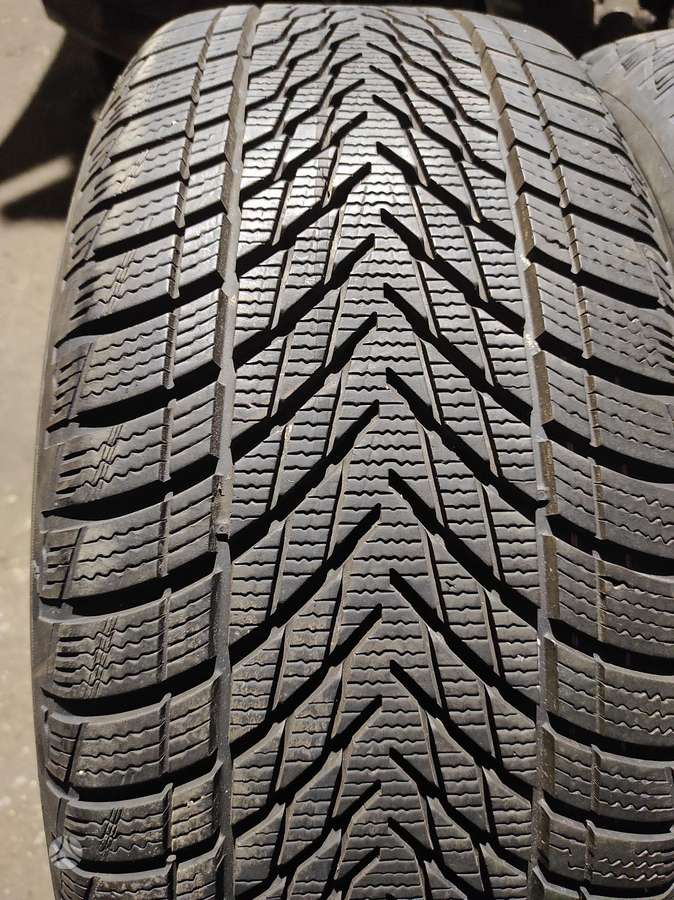 Pirelli, žieminės 235/45 R18