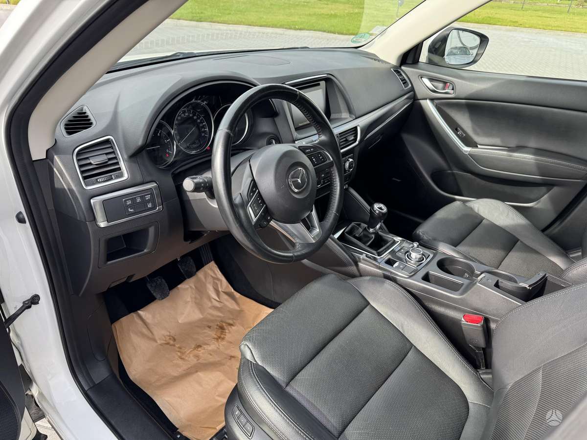 Mazda CX-5, 2.2 l., off-road / crossover