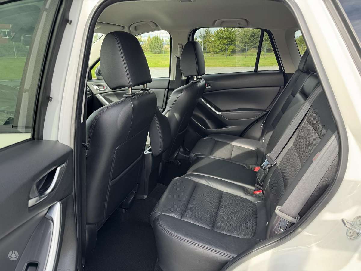 Mazda CX-5, 2.2 l., off-road / crossover