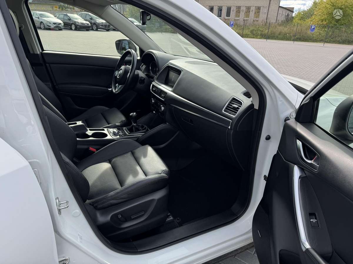 Mazda CX-5, 2.2 l., off-road / crossover