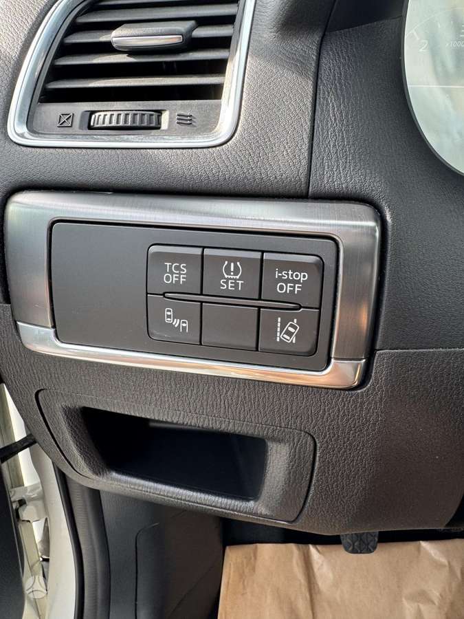 Mazda CX-5, 2.2 l., off-road / crossover