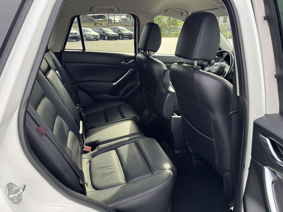 Mazda CX-5, 2.2 l., off-road / crossover