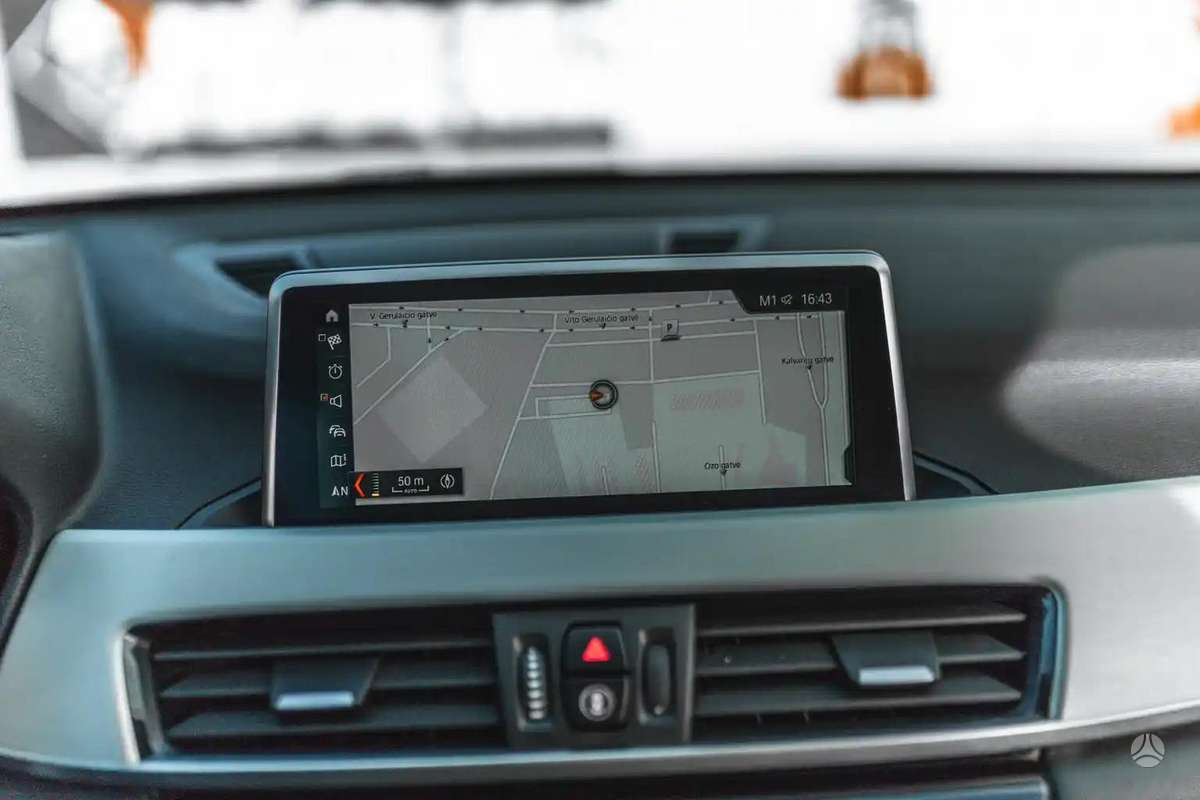 BMW X1, 2.0 l., Минивэн
