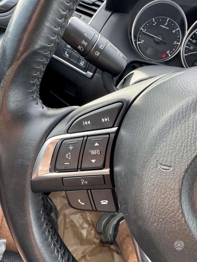 Mazda CX-5, 2.2 l., off-road / crossover