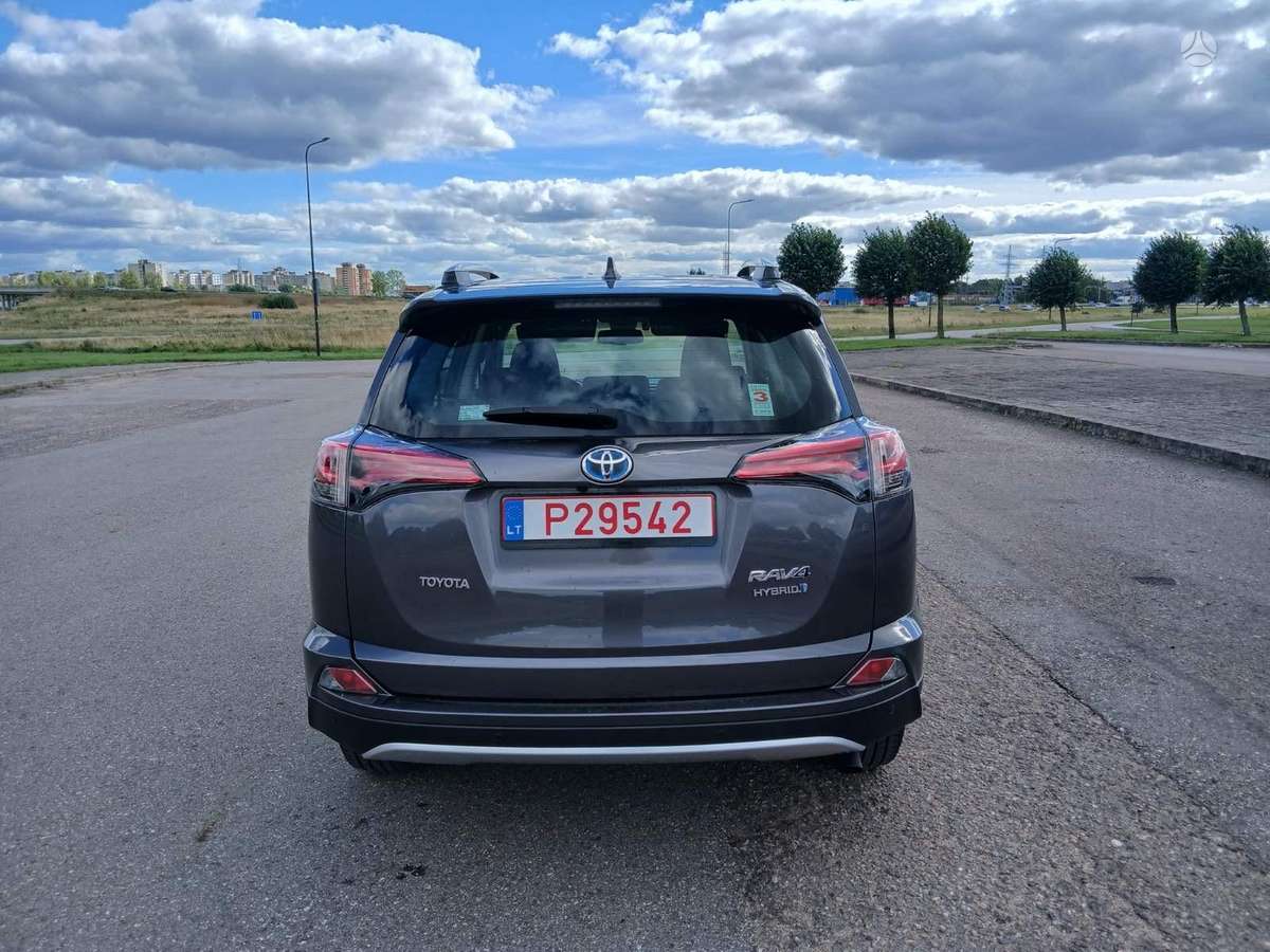 Toyota RAV4 - 5