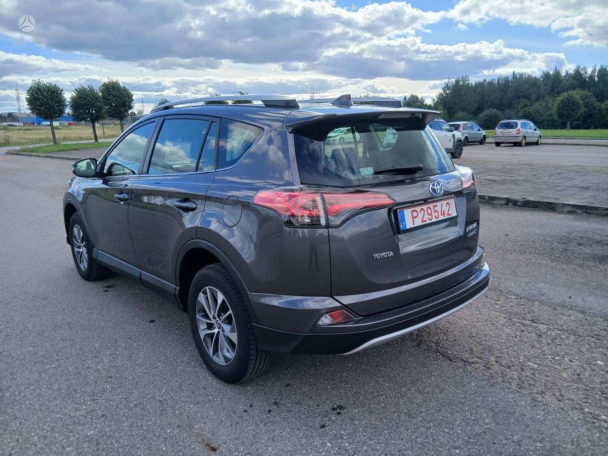 Toyota RAV4 - 6