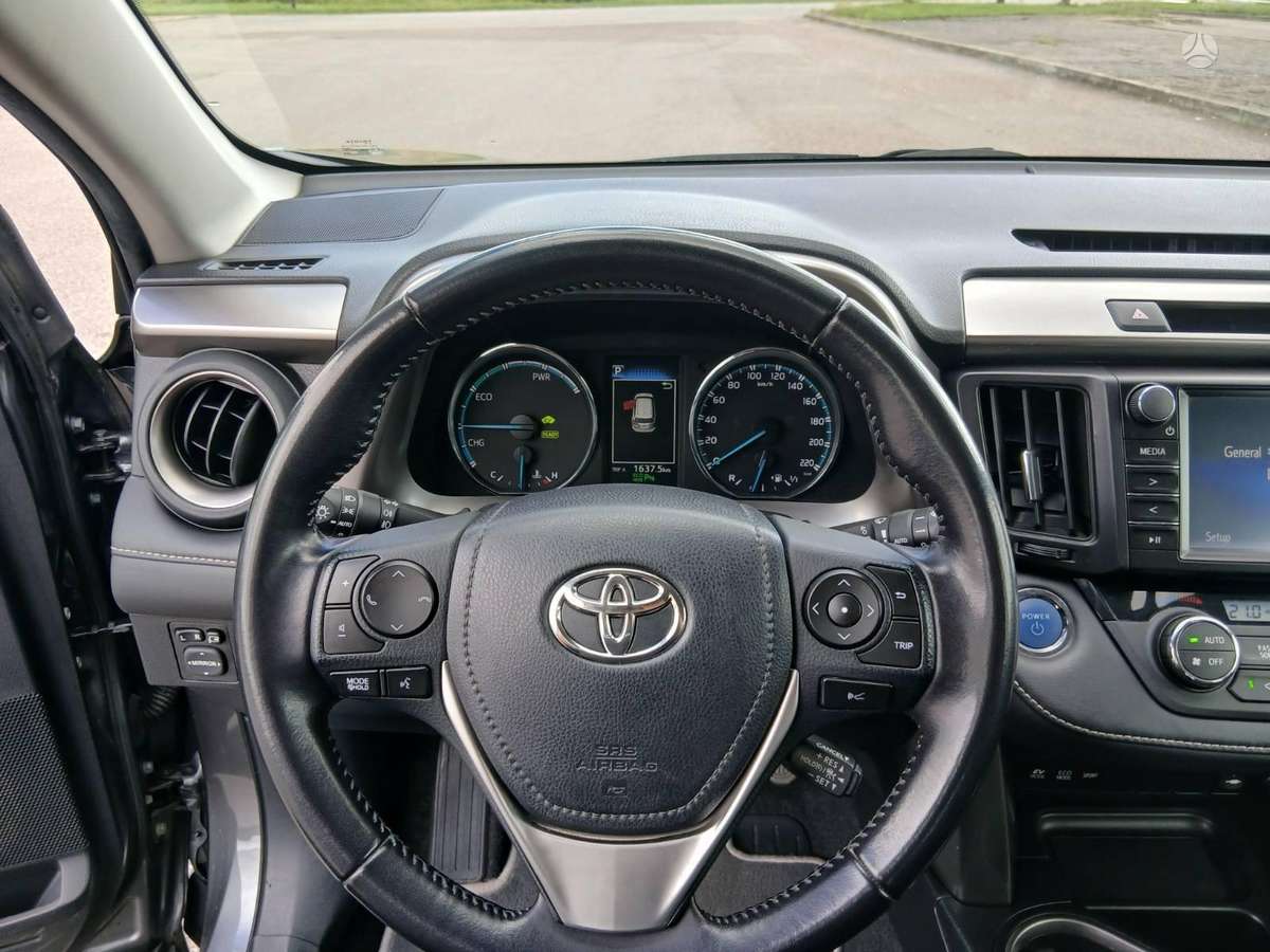 Toyota RAV4 - 9