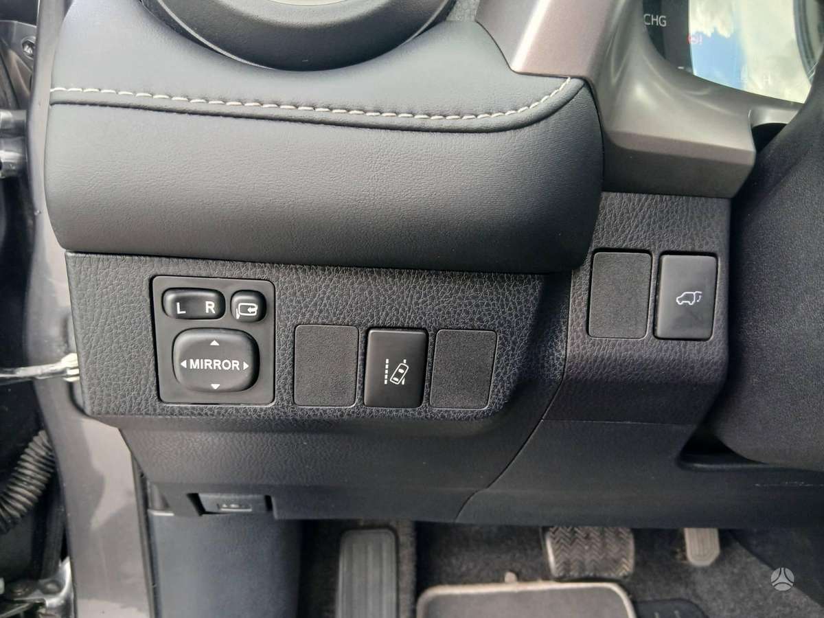 Toyota RAV4 - 11