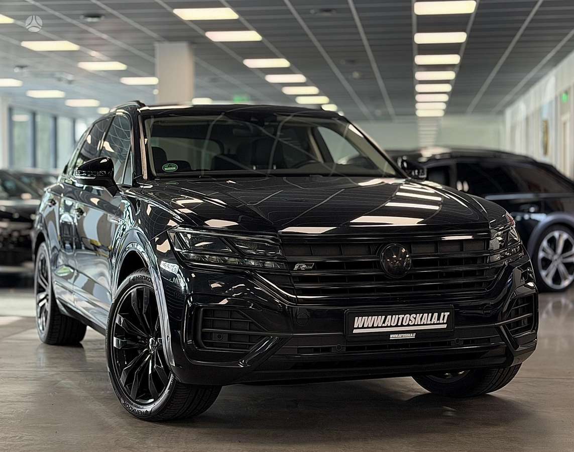 Volkswagen Touareg - 1