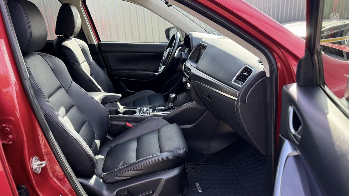 Mazda CX-5, 2.2 l., off-road / crossover