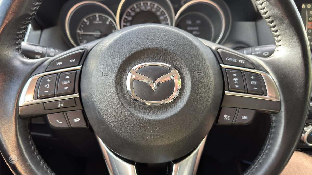 Mazda CX-5, 2.2 l., off-road / crossover