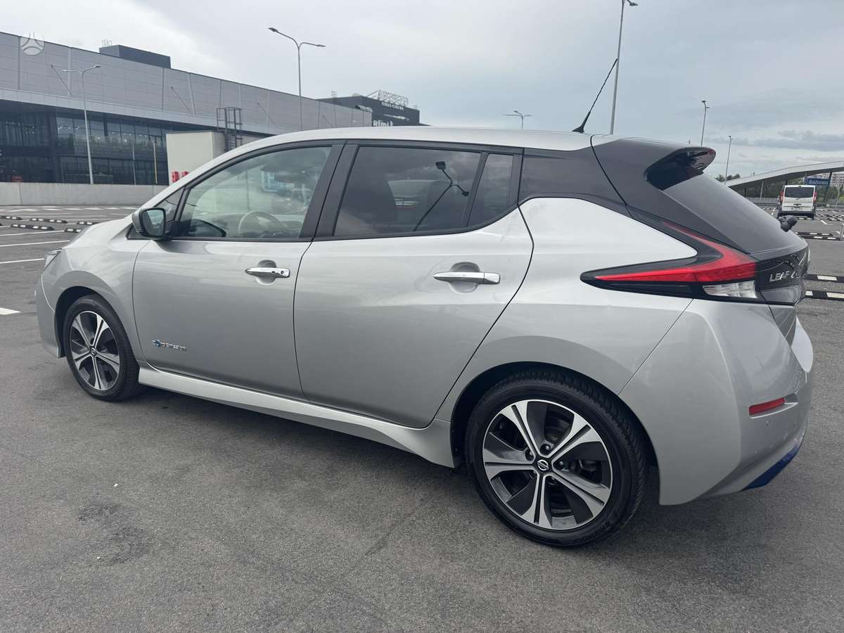 Nissan Leaf, 40 kWh, hatchback