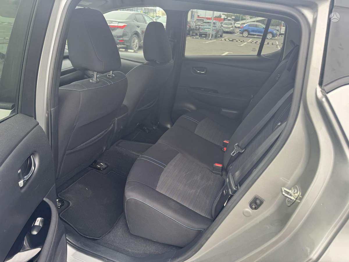 Nissan Leaf, 40 kWh, hatchback