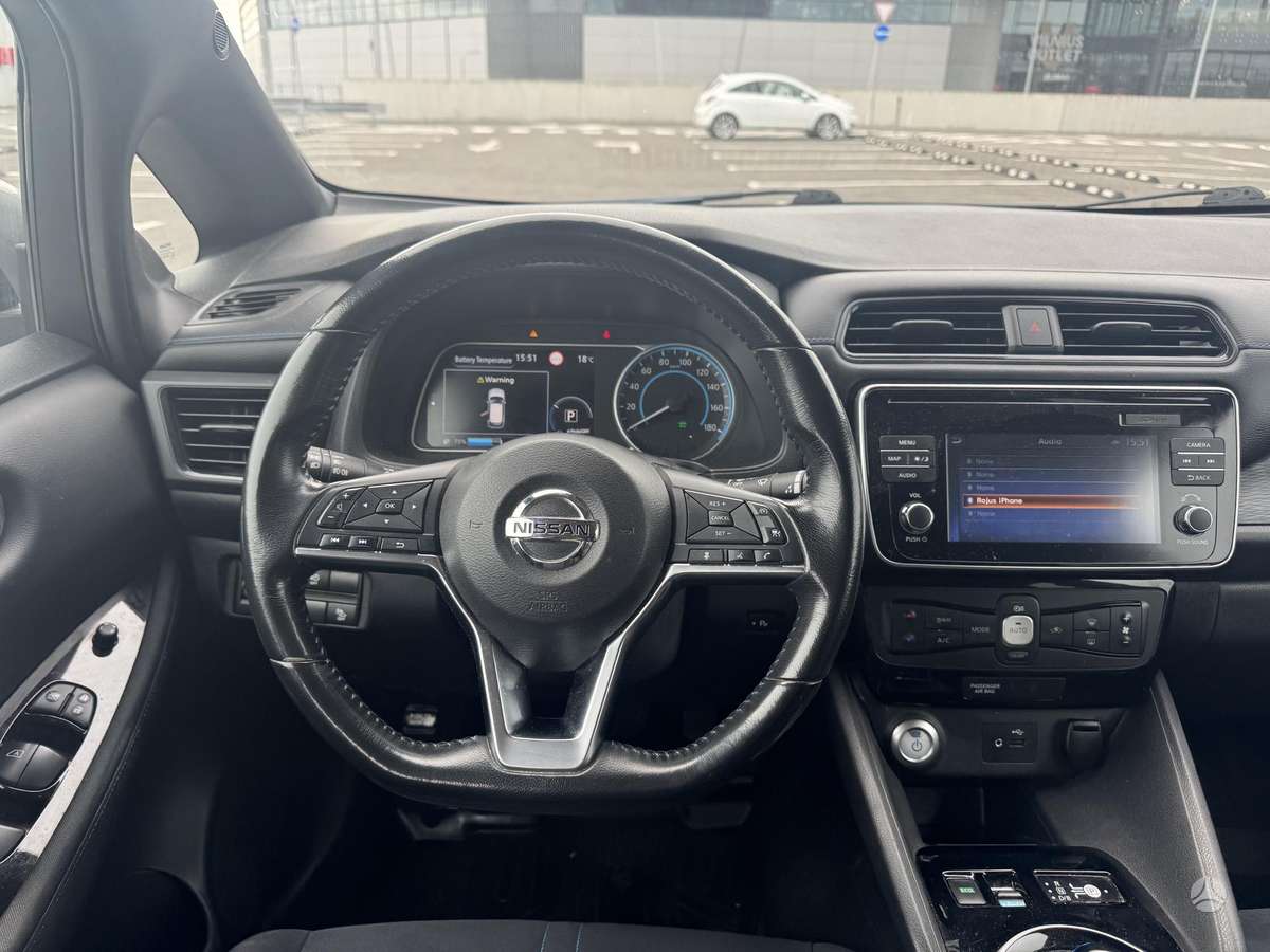 Nissan Leaf, 40 kWh, hatchback