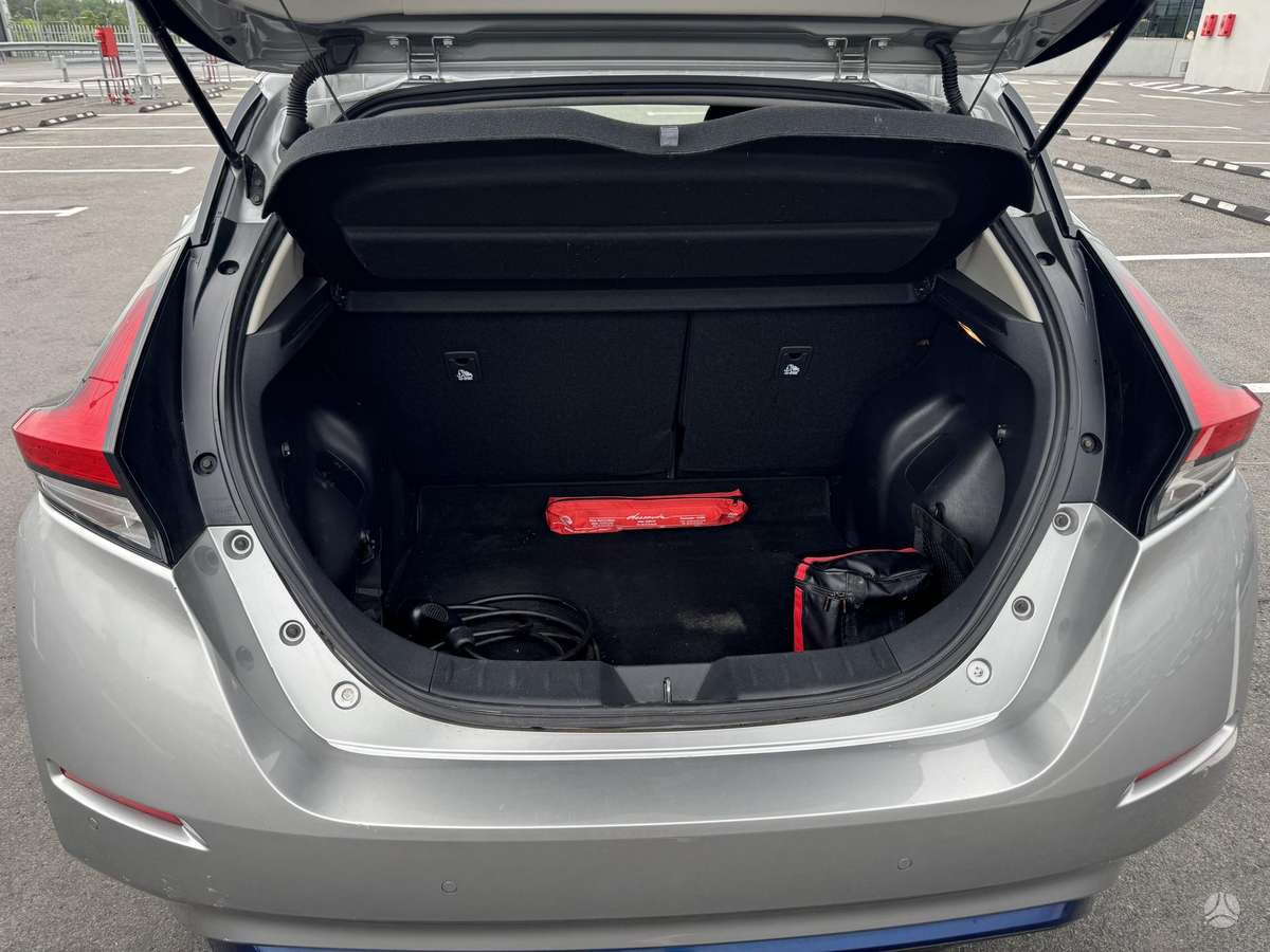 Nissan Leaf, 40 kWh, hatchback