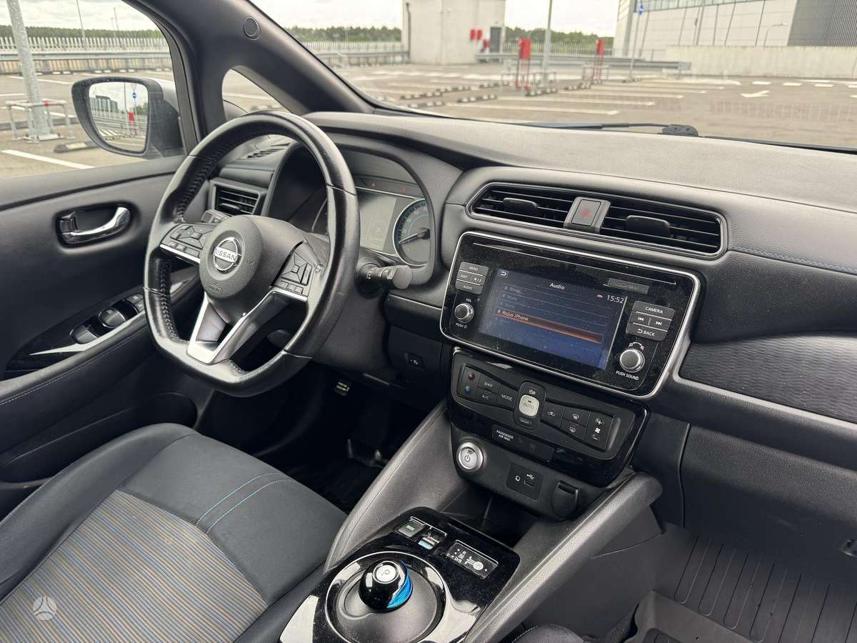 Nissan Leaf, 40 kWh, hatchback