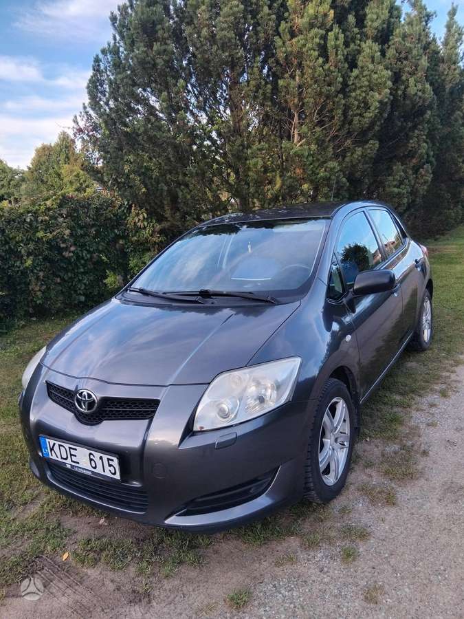 Toyota Auris - 1