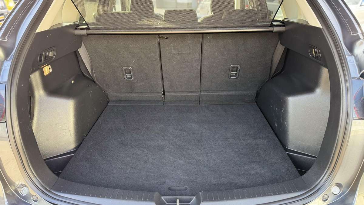 Mazda CX-5, 2.2 l., off-road / crossover