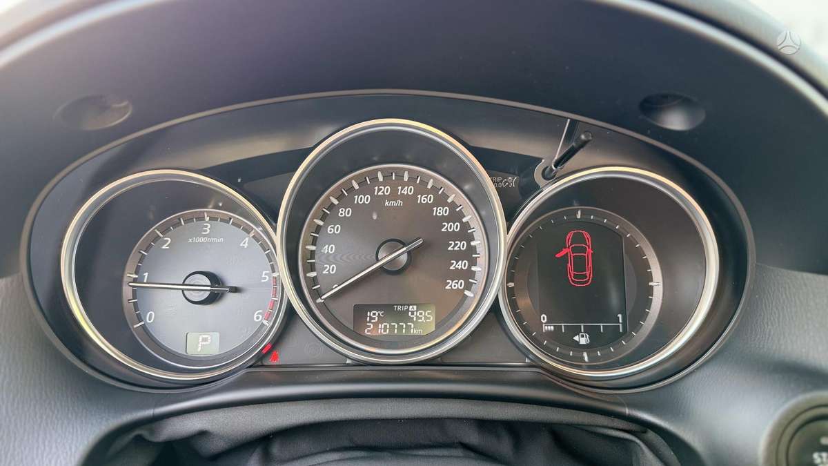 Mazda CX-5, 2.2 l., off-road / crossover