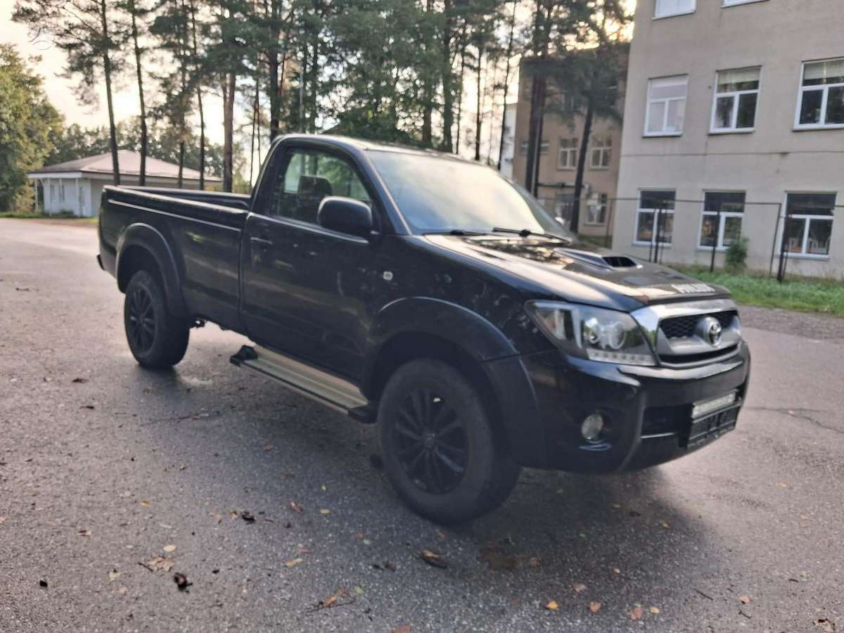 Toyota Hilux - 10