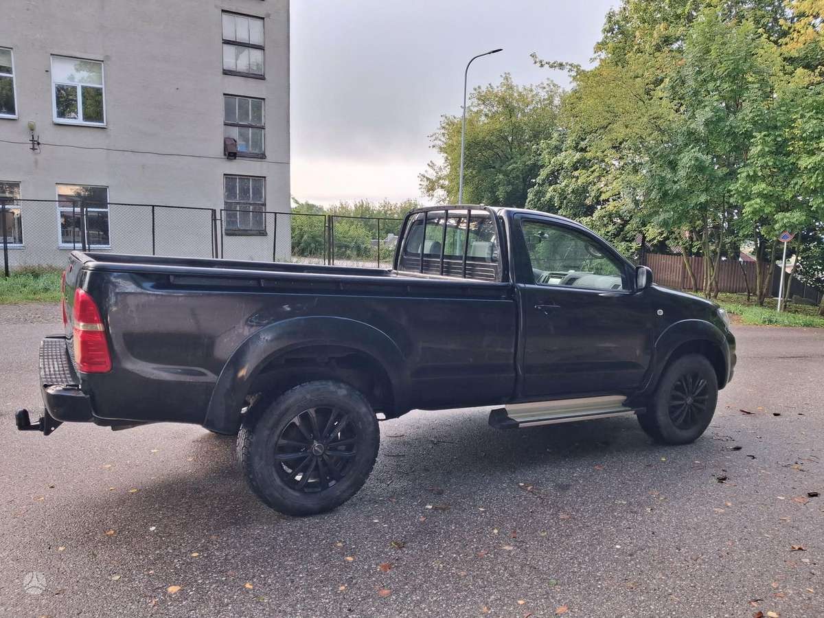 Toyota Hilux - 8