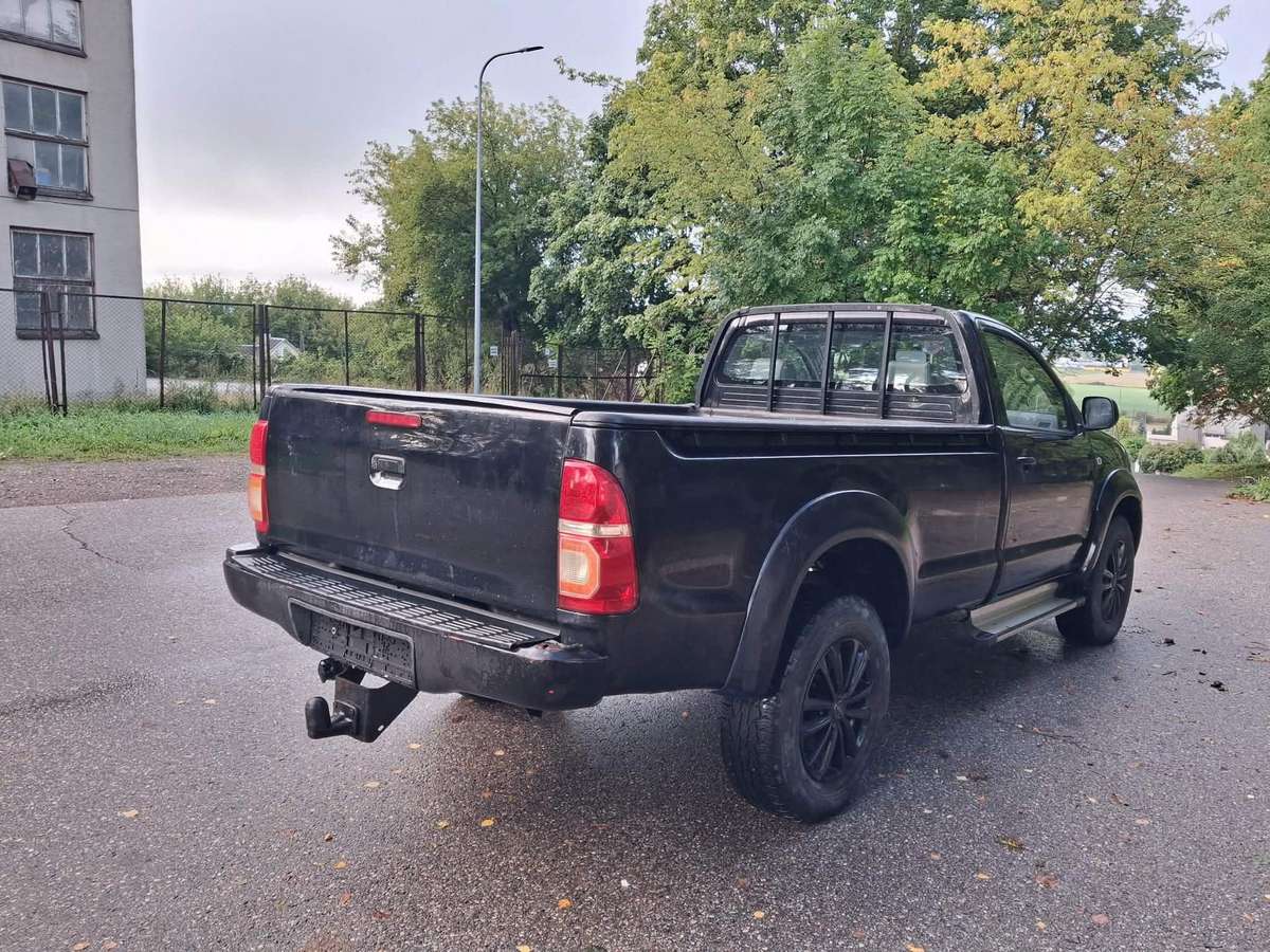 Toyota Hilux - 7