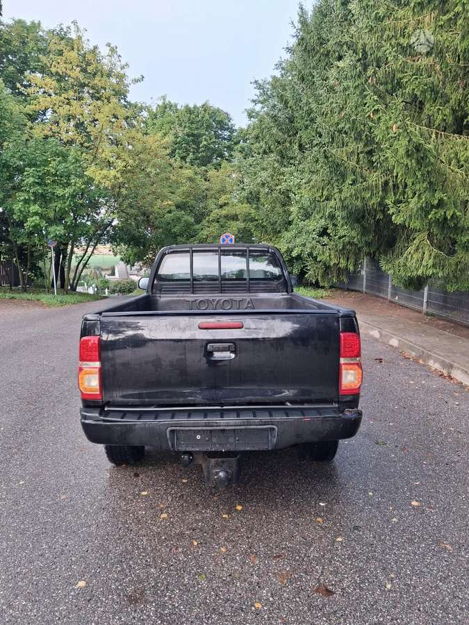 Toyota Hilux - 5