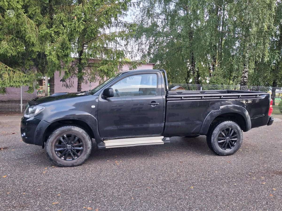 Toyota Hilux - 3